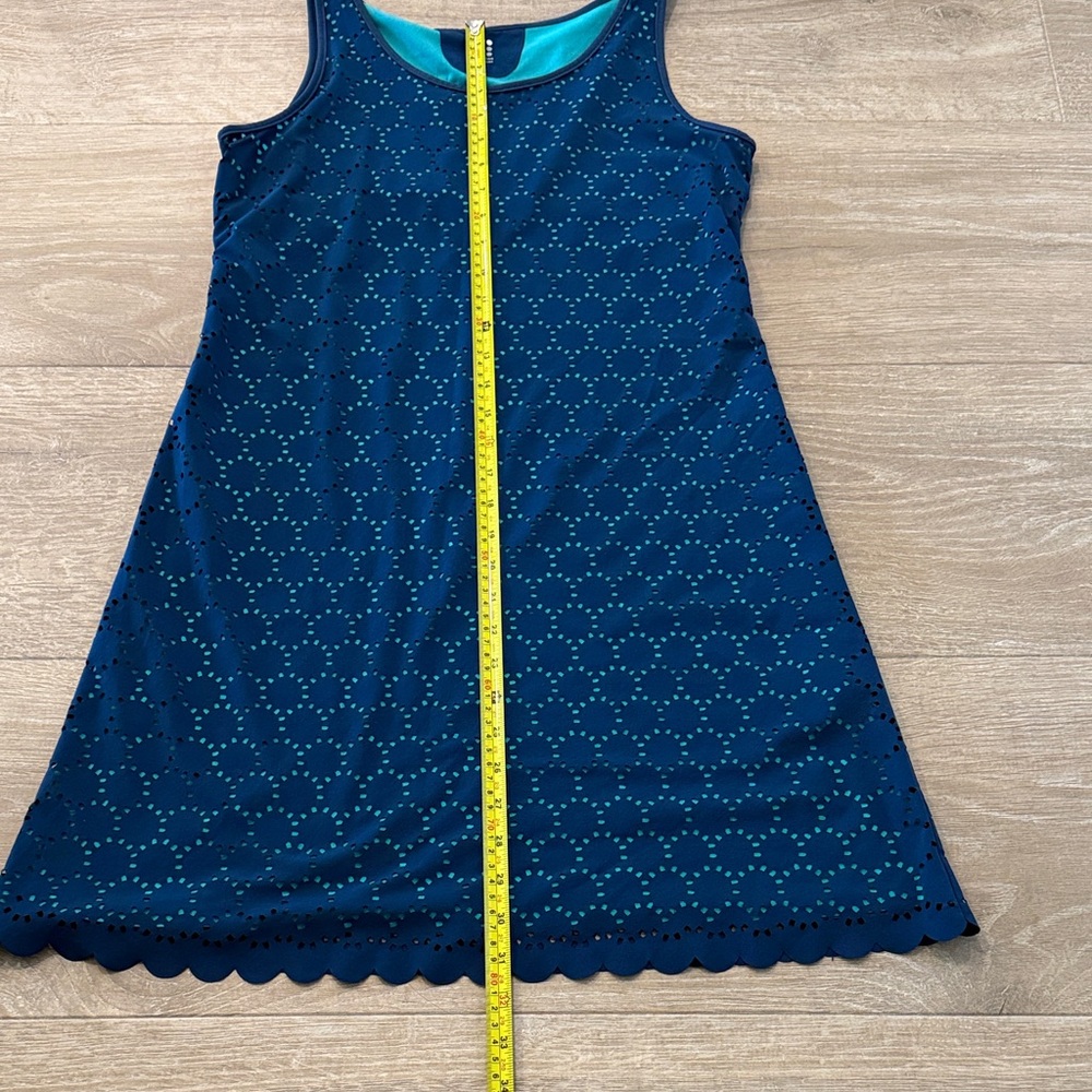 Title Nine Navy Patterned Eyelet Mini Dress size Small - Picture 4 of 6